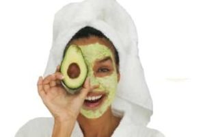 5 Homemade Avocado Face Packs for Flawless Skin